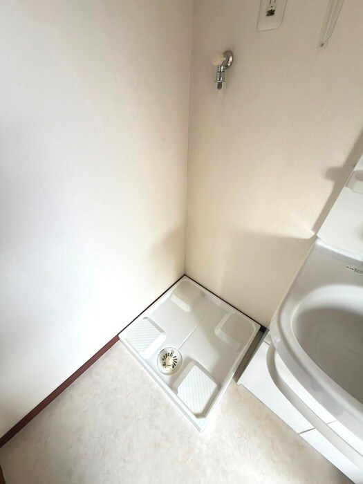 物件内観写真15　(洗濯機置場)