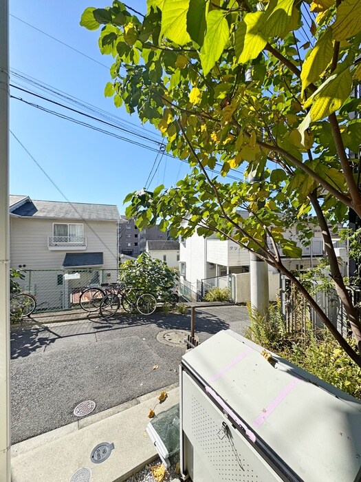 物件内観写真20　(室内からの展望)