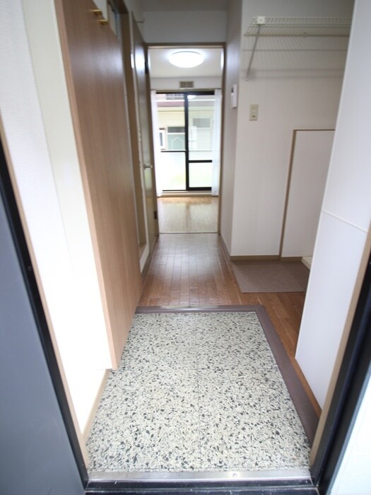 物件内観写真17　(玄関)