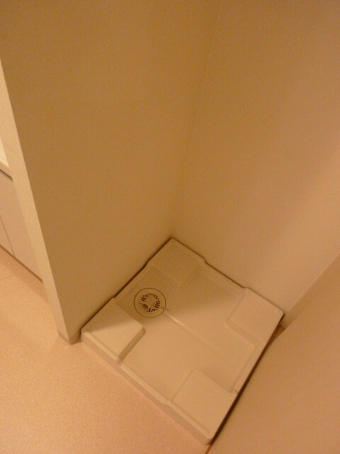 物件内観写真15　(洗濯機置場)