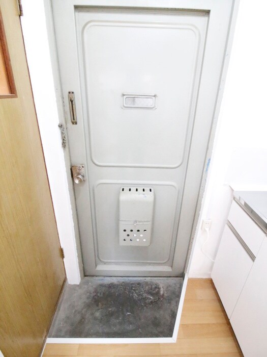 物件内観写真13　(玄関)