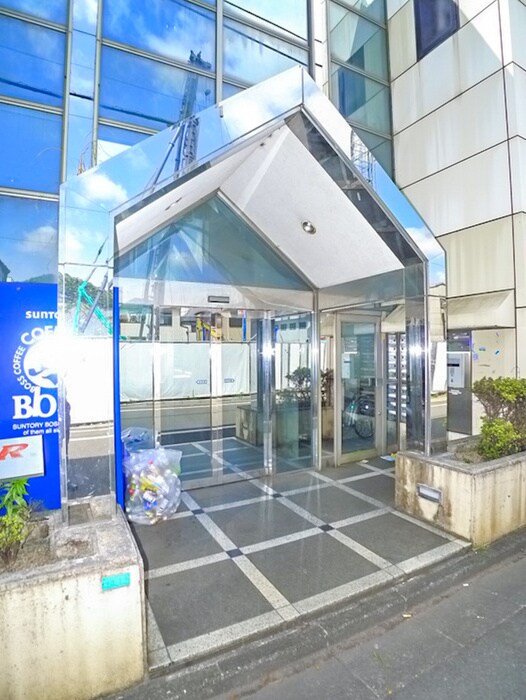 物件外観写真6　(エントランス部分)