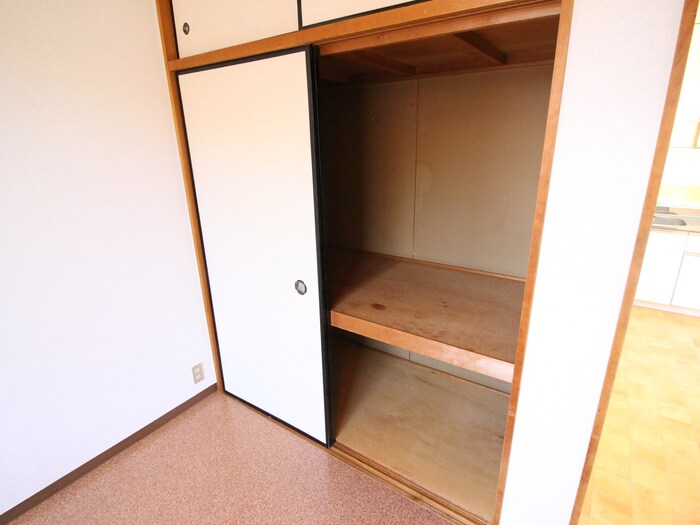 物件内観写真16　(収納)