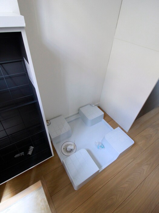 物件内観写真12　(洗濯機置場)