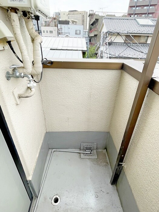 物件内観写真16　(洗濯機置場)