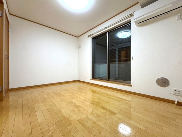 物件内観写真4　(居室)