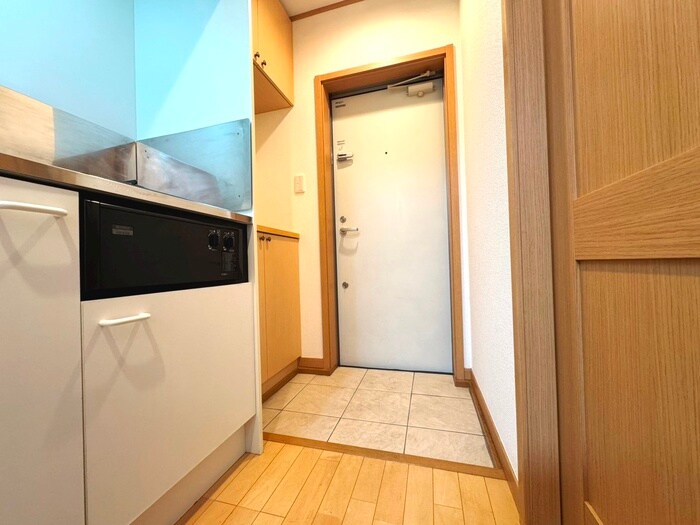 物件内観写真15　(玄関)