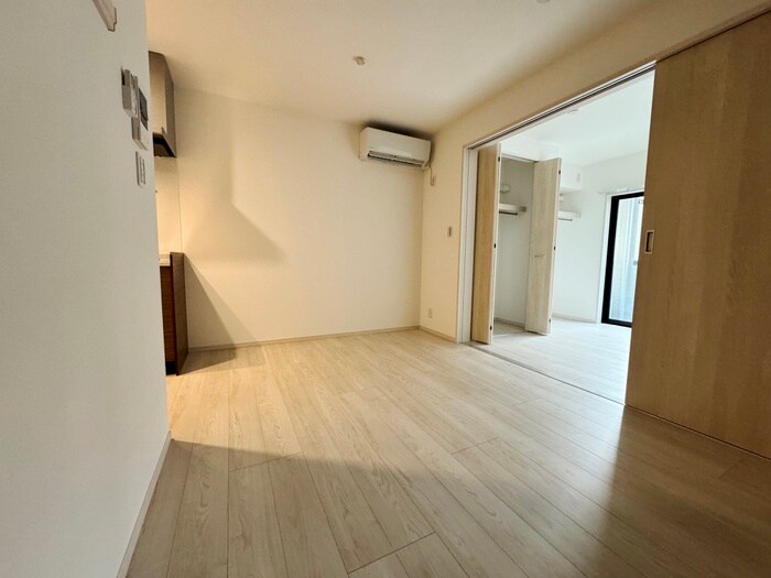 物件内観写真8　(室内からの展望)