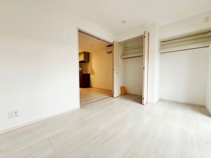 物件内観写真8　(室内からの展望)