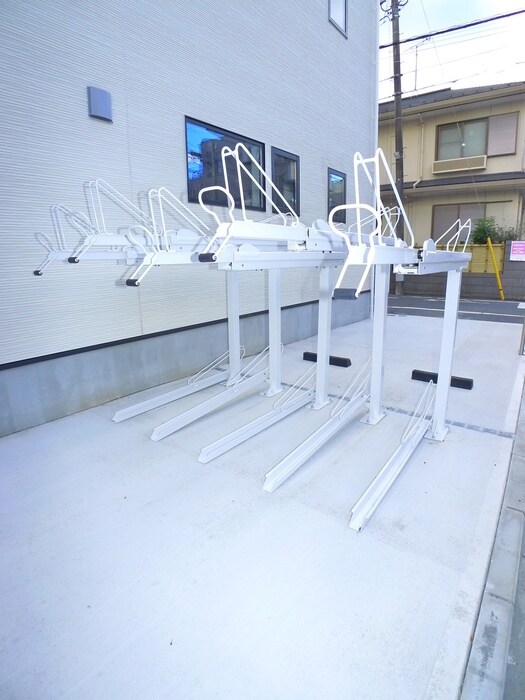 物件外観写真5　(駐輪場)