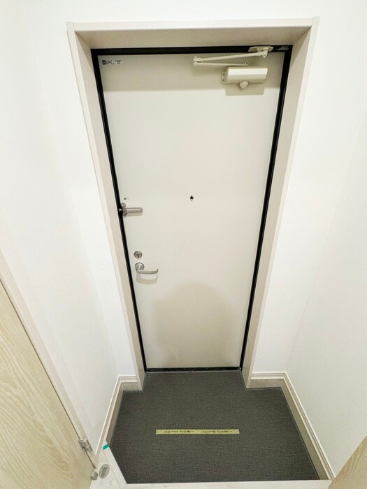 物件内観写真16　(玄関)