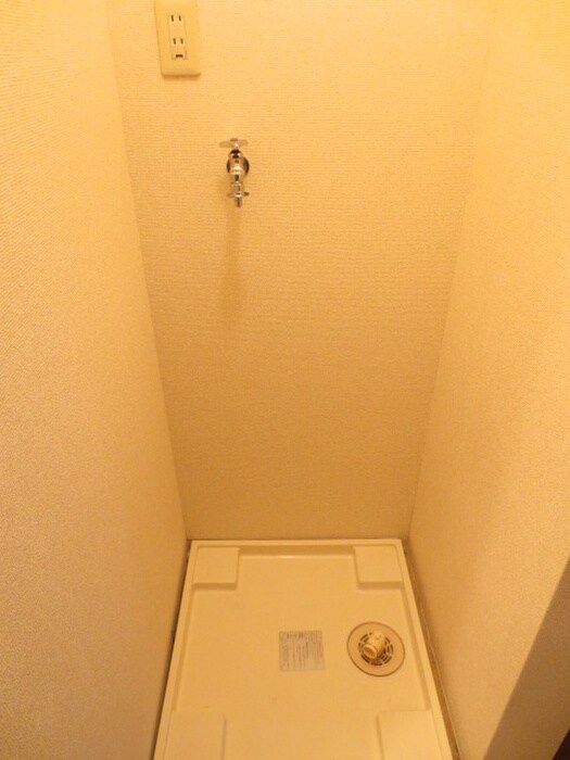物件内観写真15　(洗濯機置場)