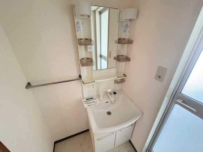 物件内観写真13　(洗面)