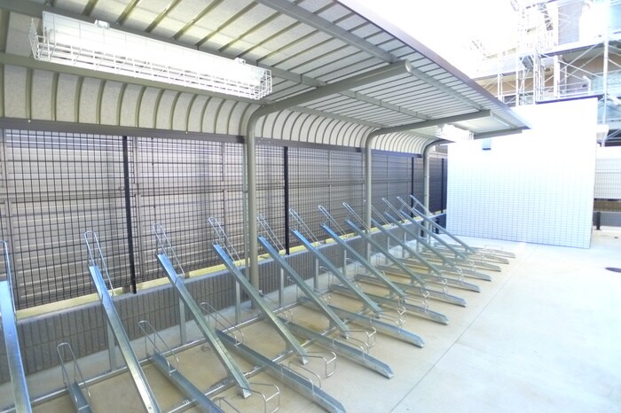 物件外観写真6　(駐輪場)