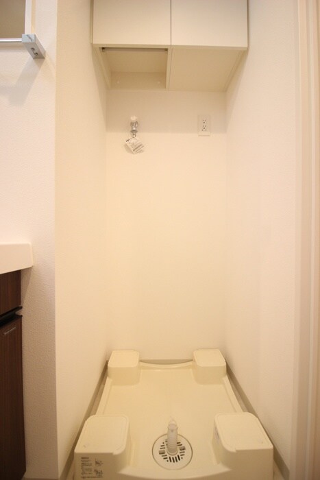 物件内観写真16　(洗濯機置場)