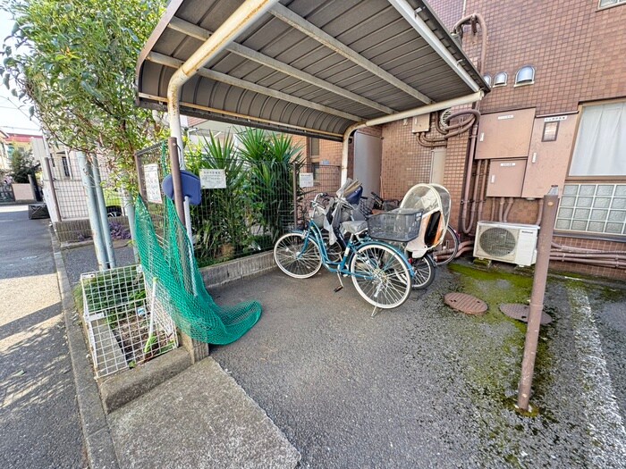 物件外観写真6　(駐輪場)