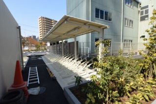 物件外観写真5　(駐輪場)