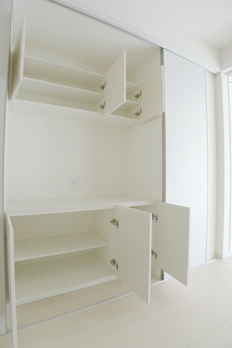 物件内観写真10　(収納)