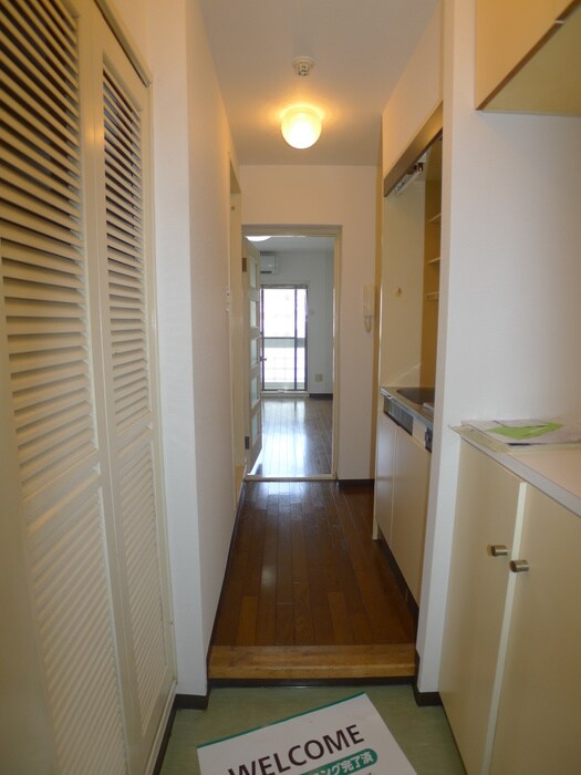 物件内観写真7　(玄関)