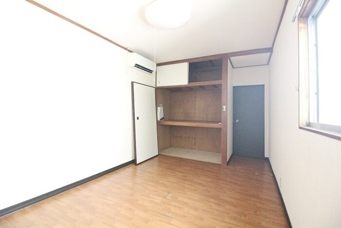 物件内観写真8　(居室)