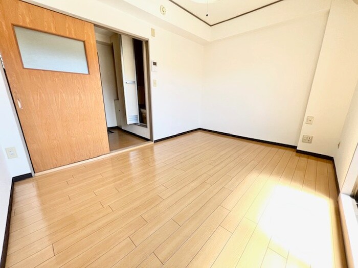 物件内観写真8　(居室)