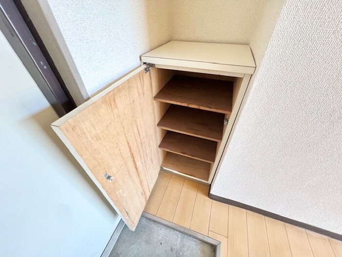 物件内観写真18　(靴箱)