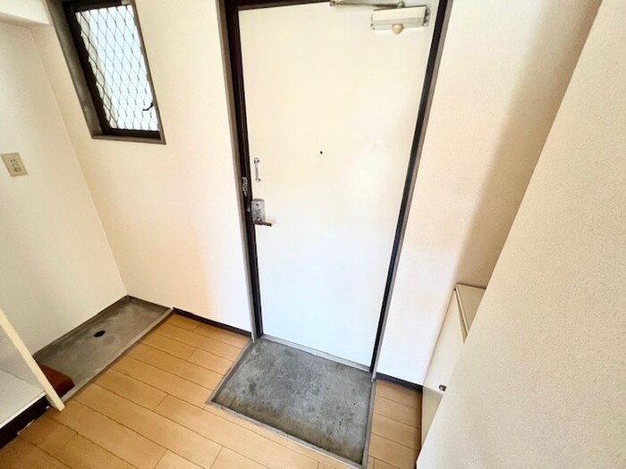 物件内観写真19　(玄関)