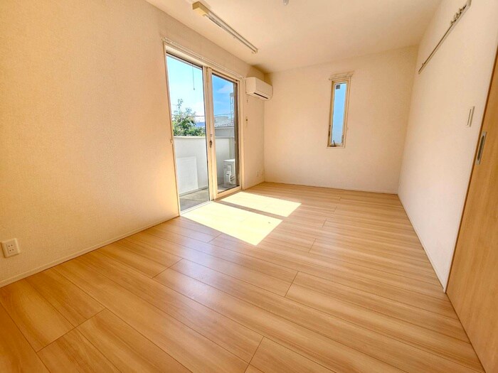 物件内観写真7　(室内からの展望)