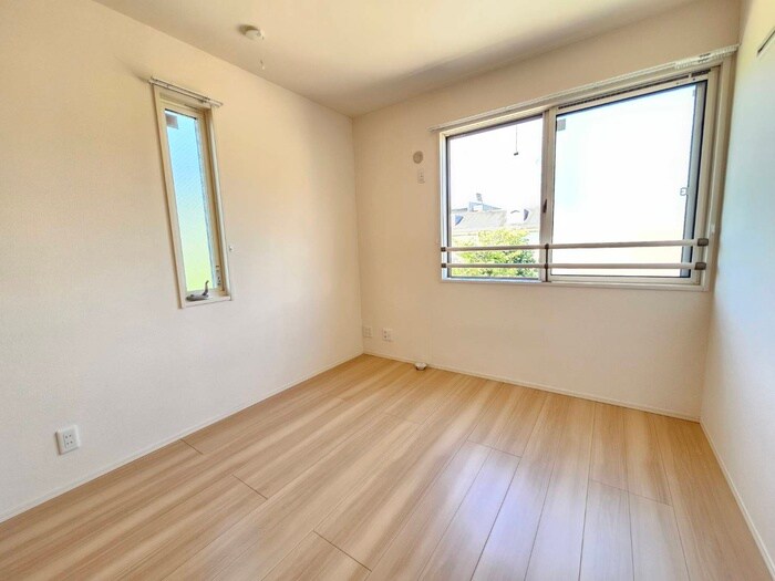 物件内観写真8　(居室)