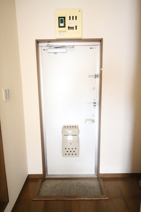 物件内観写真15　(玄関)