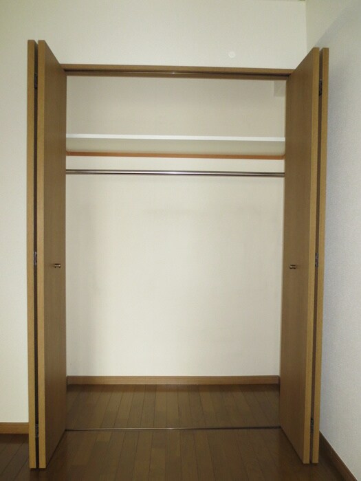 物件内観写真6　(収納)