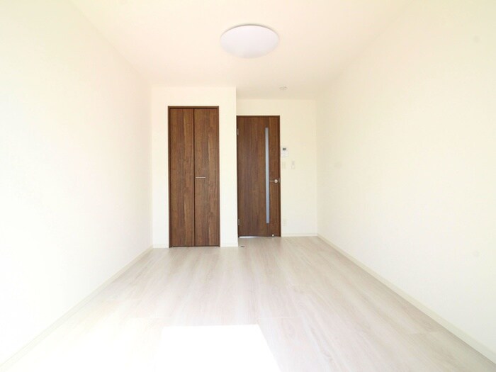 物件内観写真8　(室内からの展望)