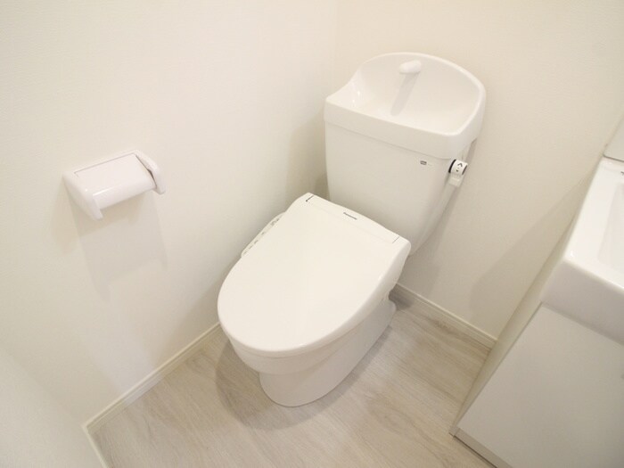 物件内観写真14　(トイレ)