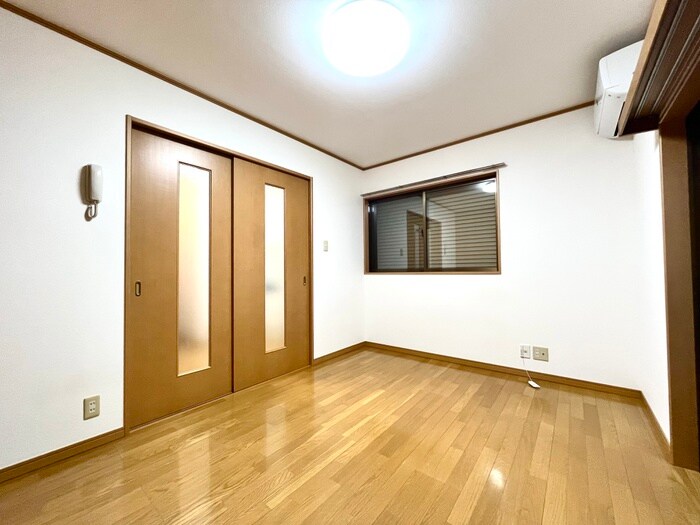 物件内観写真8　(居室)