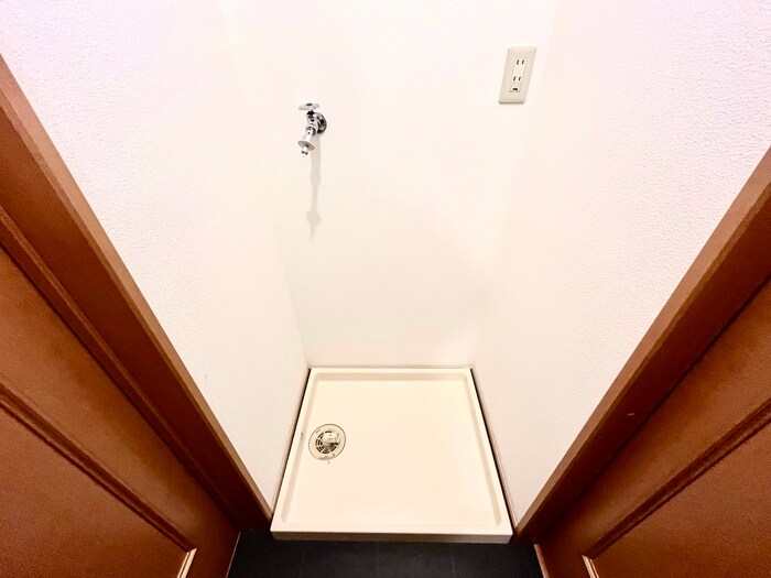 物件内観写真18　(洗濯機置場)
