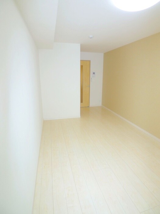 物件内観写真6　(室内からの展望)