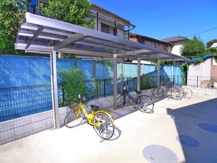 物件外観写真3　(駐輪場)