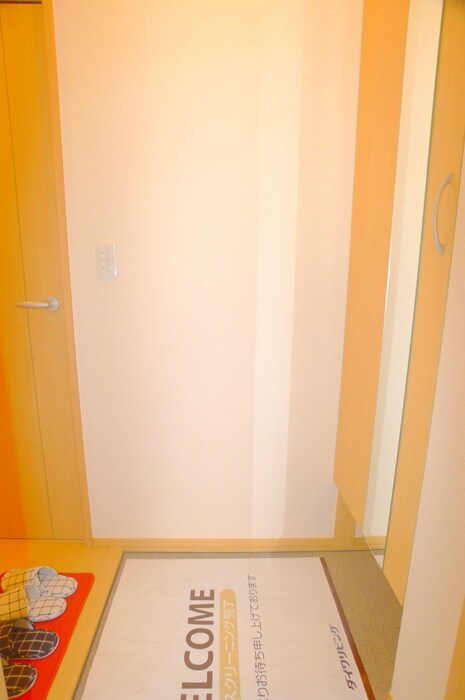 物件内観写真17　(玄関)