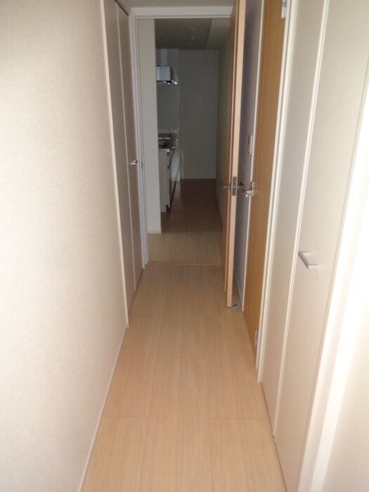 物件内観写真17　(廊下)