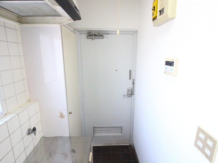 物件内観写真15　(玄関)