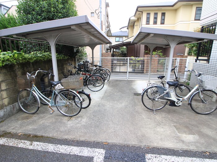 物件外観写真3　(駐輪場)