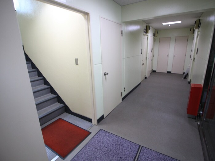 物件外観写真5　(エントランス部分)