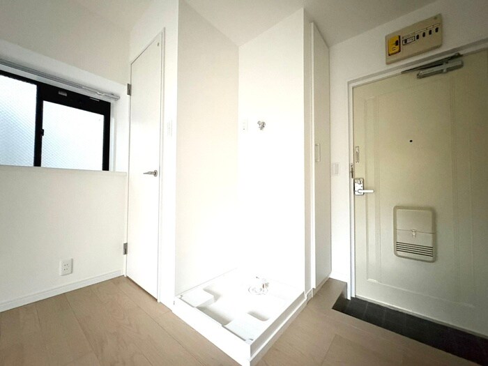 物件内観写真14　(洗濯機置場)