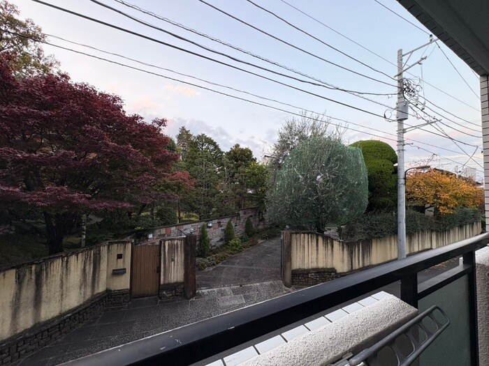 物件内観写真22　(室内からの展望)