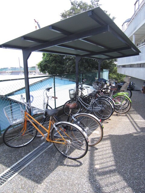 物件外観写真3　(駐輪場)