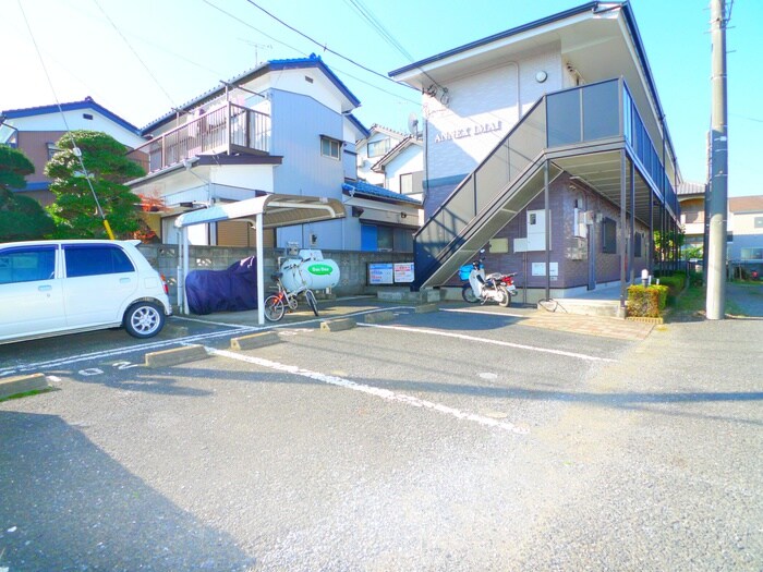 物件外観写真2　(駐車場)