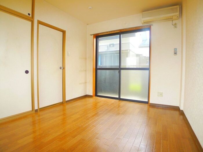 物件内観写真4　(居室)