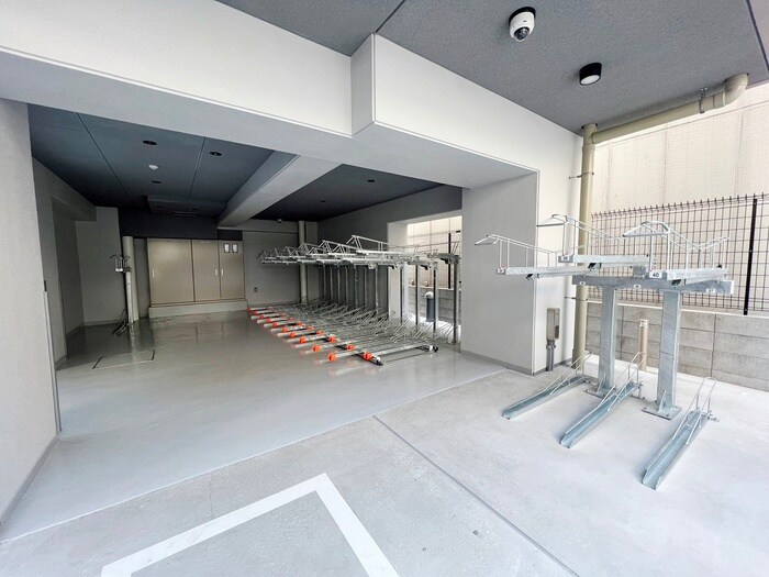 物件外観写真3　(駐輪場)