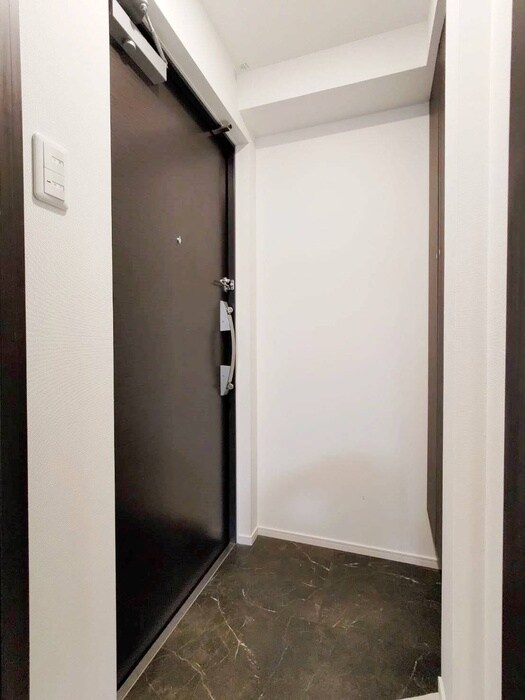 物件内観写真17　(玄関)