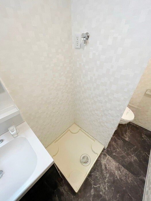 物件内観写真18　(洗濯機置場)